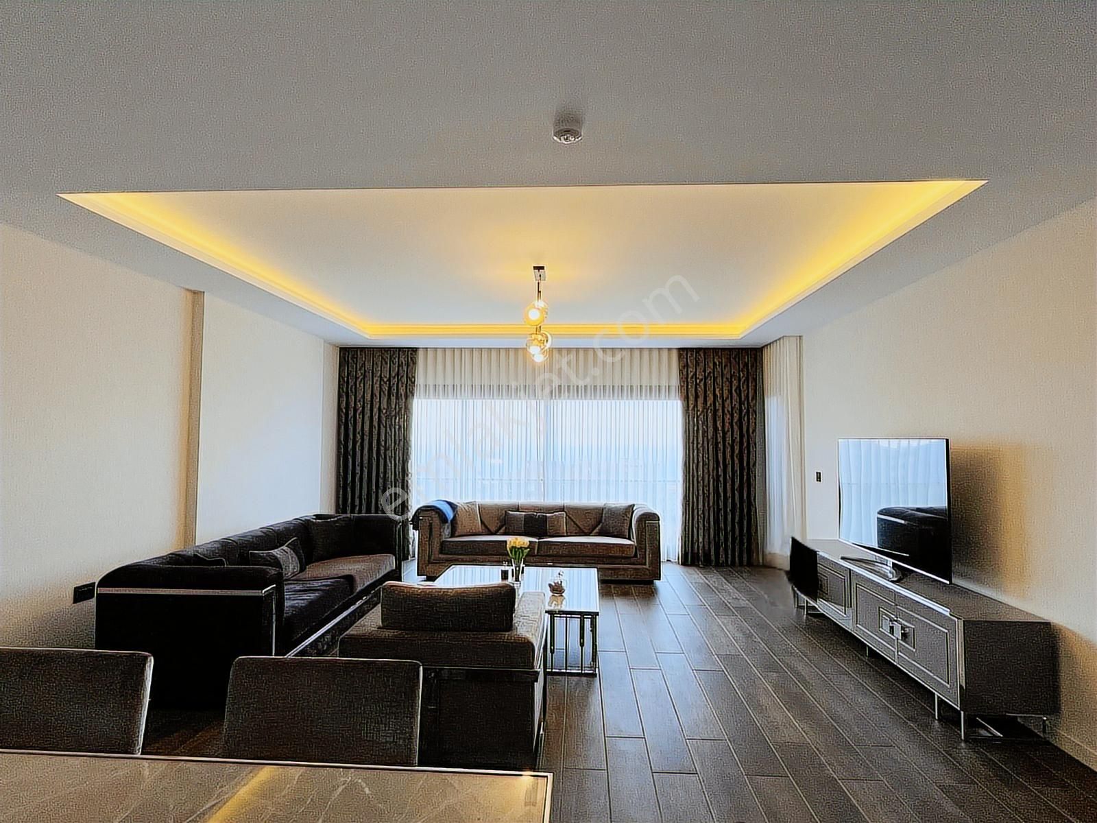 Narlıdere'de Lüks Yaşam Deniz Manzaralı Modern Daire - Görsel 26