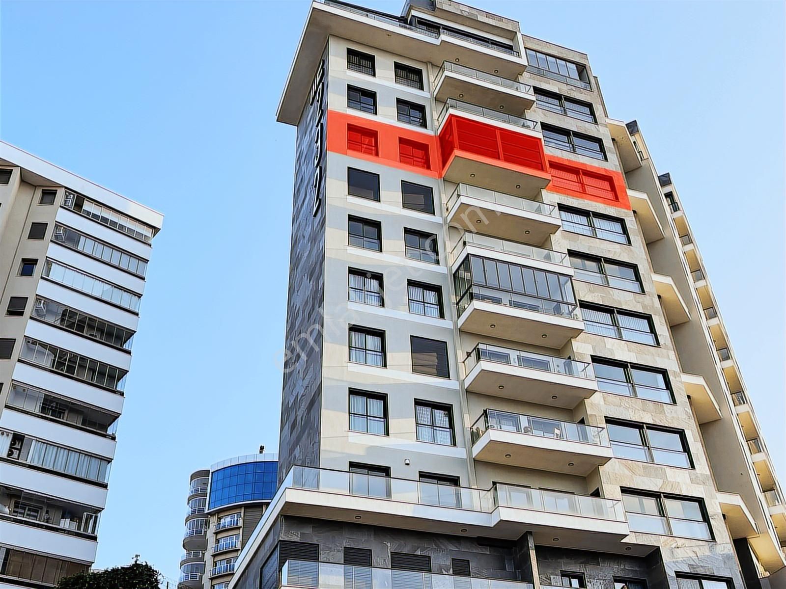 Narlıdere'de Lüks Yaşam Deniz Manzaralı Modern Daire - Görsel 9