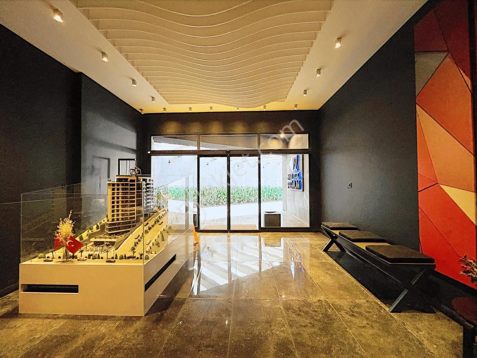 Narlıdere'de Lüks Yaşam Deniz Manzaralı Modern Daire - Görsel 31