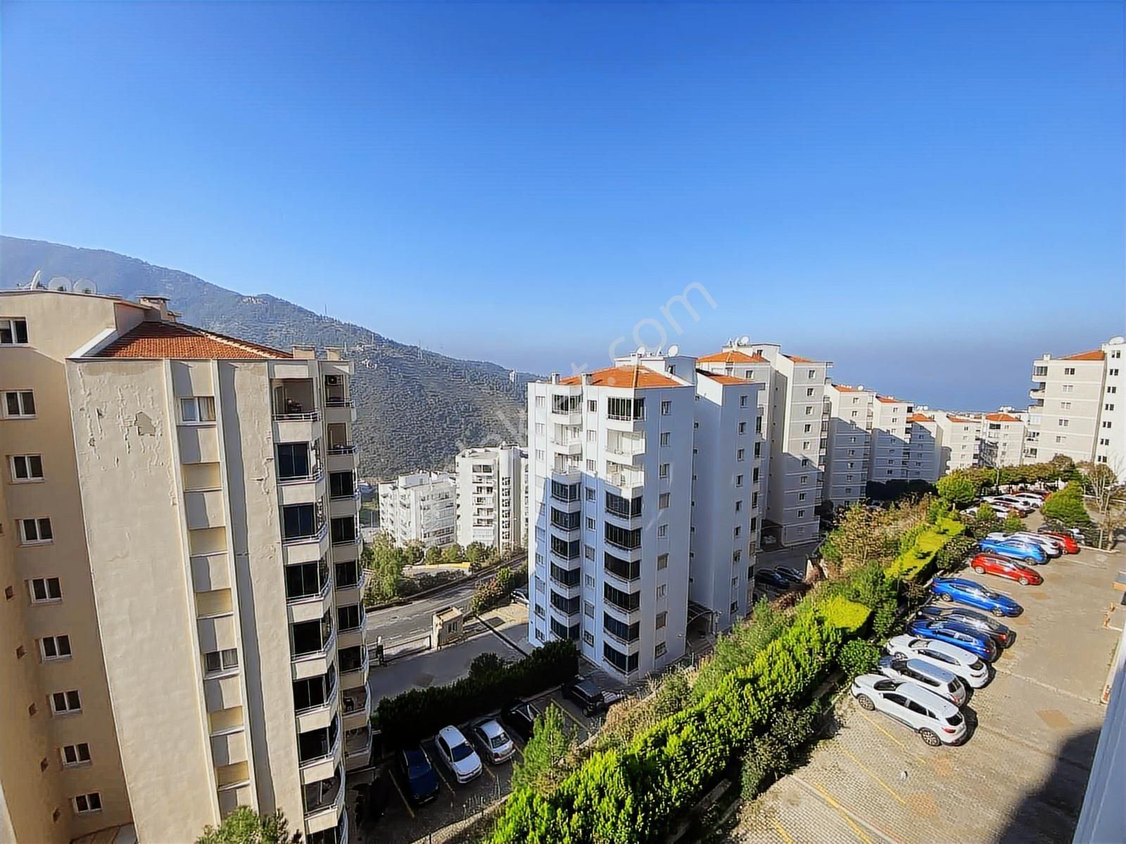 Narlıderede Site İçinde Otoparklı Deniz Manzaralı Kiralık Daire - Görsel 2