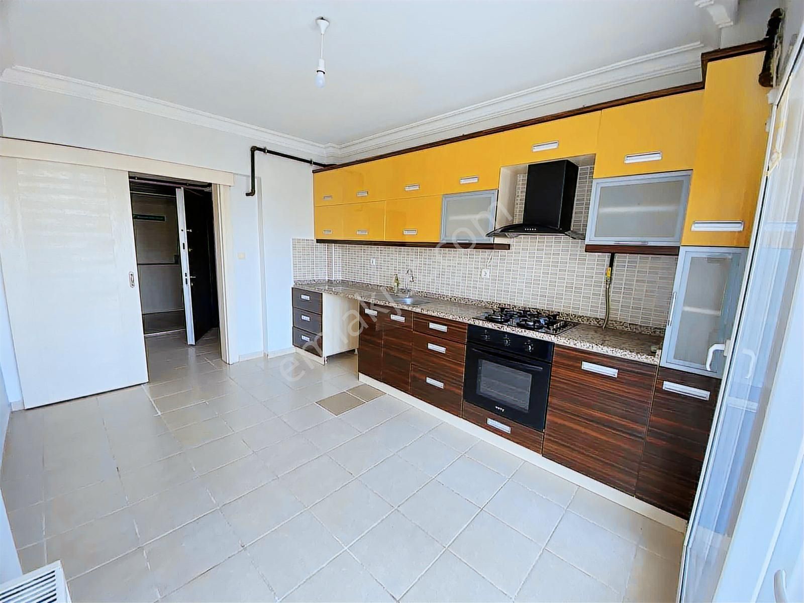 Narlıderede Site İçinde Otoparklı Deniz Manzaralı Kiralık Daire - Görsel 19