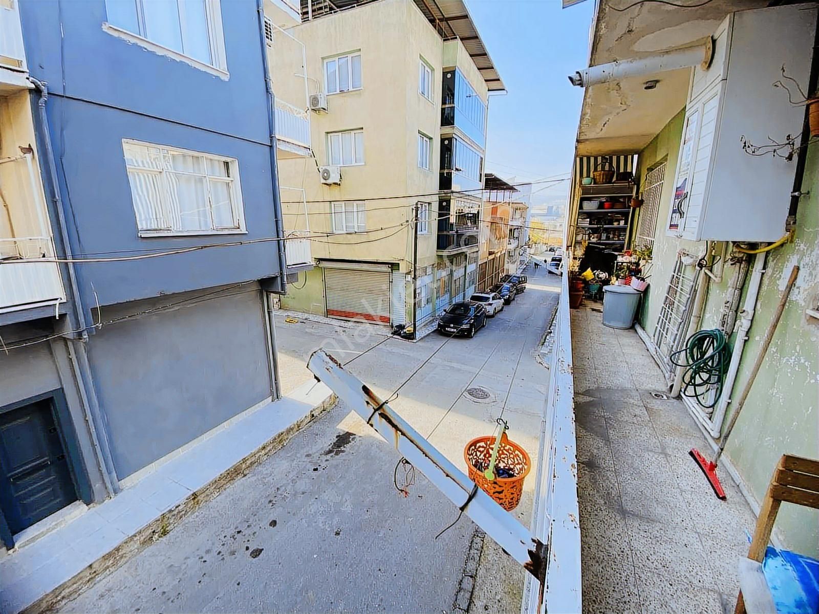 Buca Gediz Üç Katlı Müstakil Ev - Görsel 3