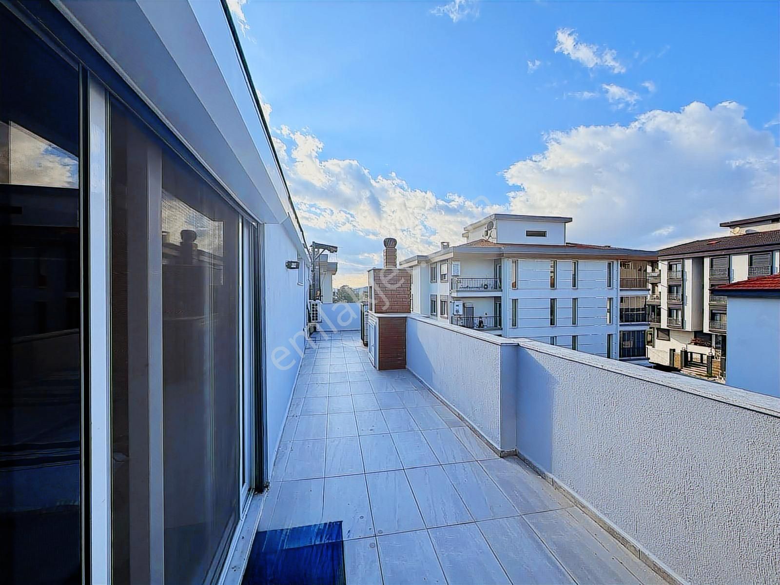 Seferihisar Camikebir De Aile Yaşamına Uygun Geniş Dubleks Daire - Görsel 19