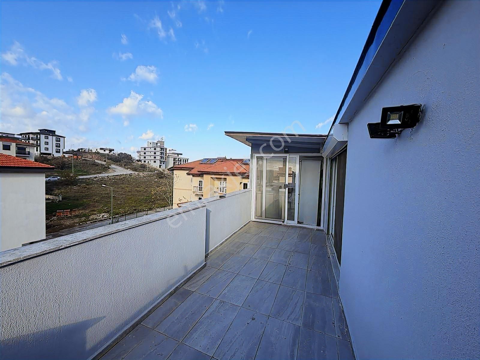 Seferihisar Camikebir De Aile Yaşamına Uygun Geniş Dubleks Daire - Görsel 26