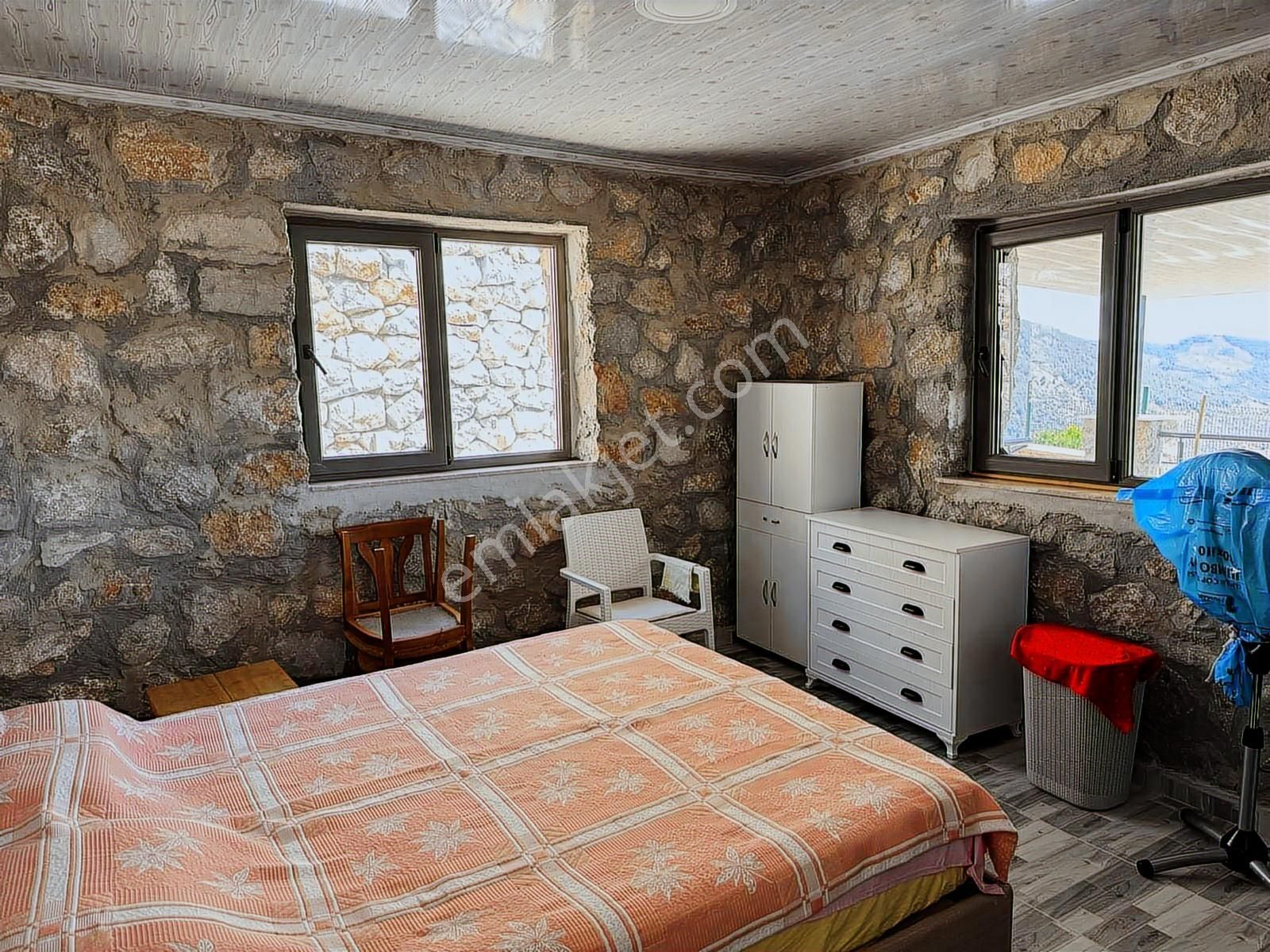 Güzelbahçe Payamlıda Bahçe İçinde Orijinal Taş Ev - Görsel 18