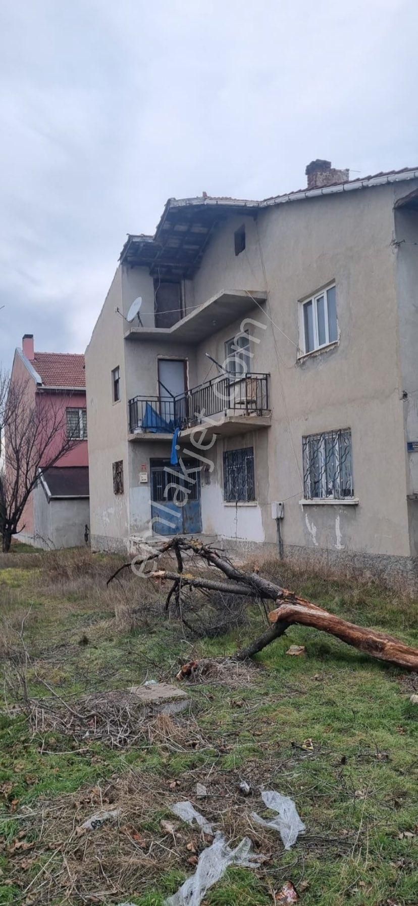 Özgür Gayrimenkul İnşaattan 71. Evler (terzi Evleri) Satılık 400m2 Arsa Ve 2 Katlı Müstakil Ev