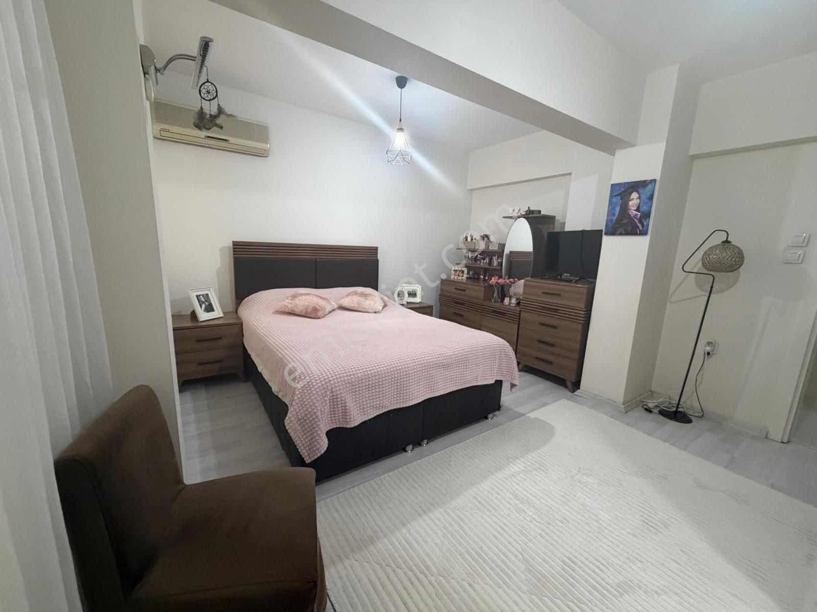 İzmir Poligon Mahallesinde Geniş Ferah 2+1 Daıre - Görsel 18