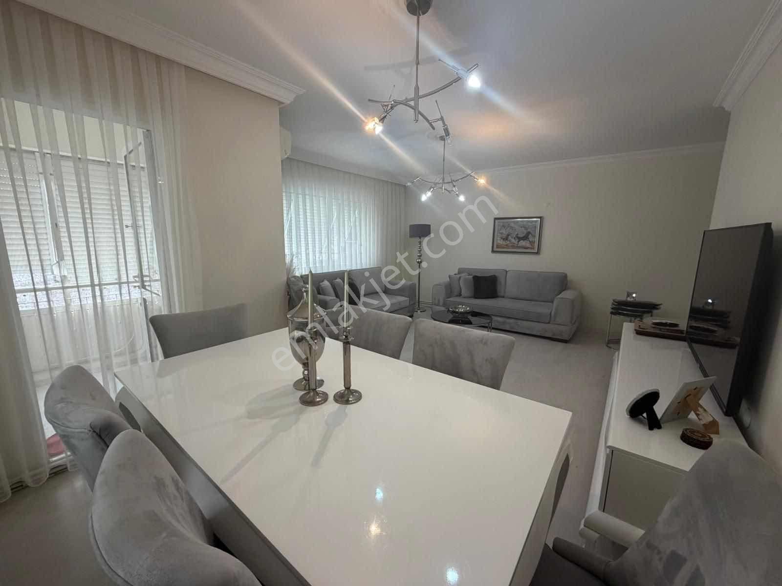 İzmir Poligon Mahallesinde Geniş Ferah 2+1 Daıre - Görsel 13