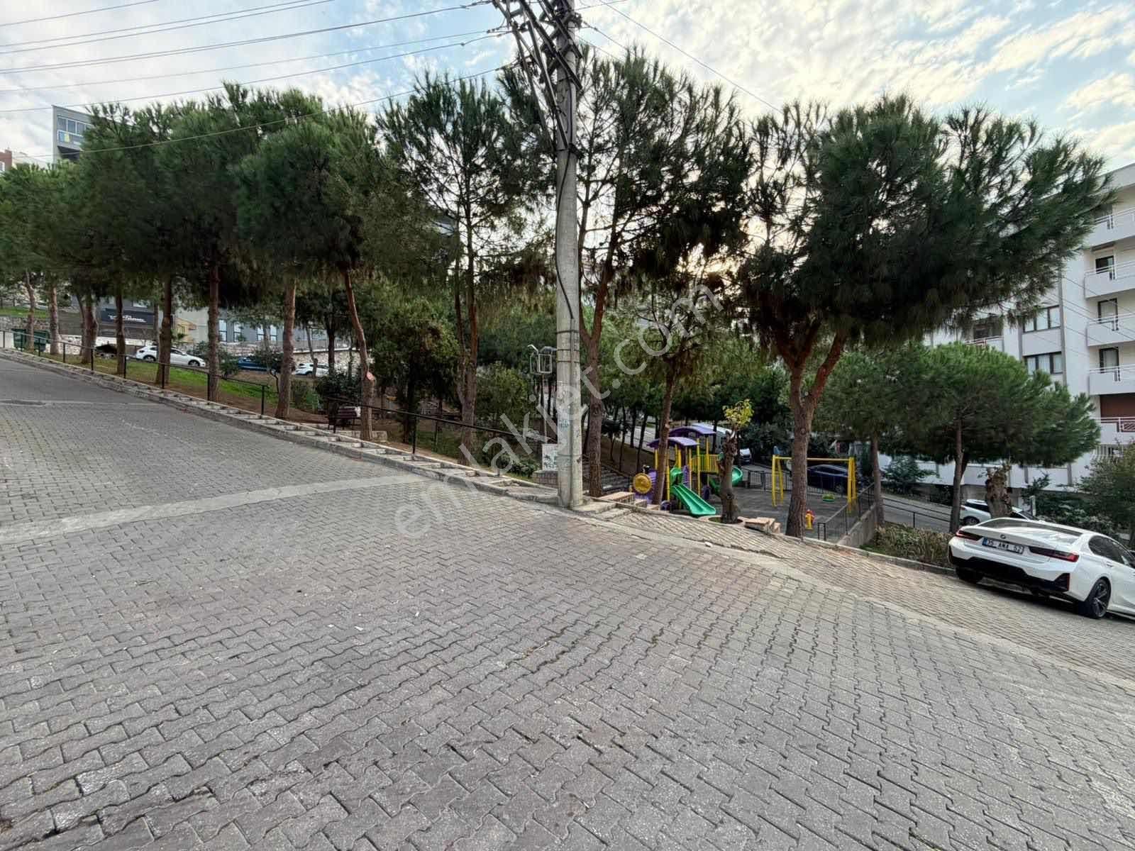 İzmir Poligon Mahallesinde Geniş Ferah 2+1 Daıre - Görsel 12