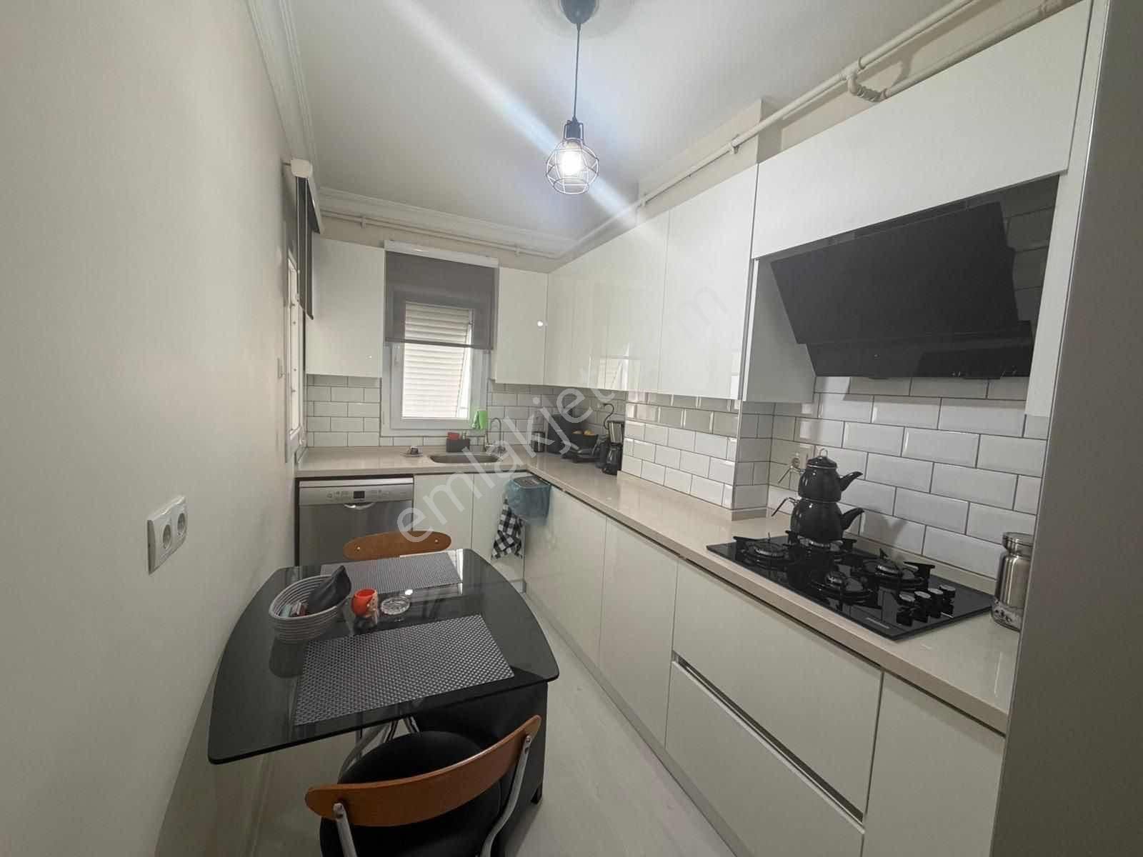 İzmir Poligon Mahallesinde Geniş Ferah 2+1 Daıre - Görsel 21