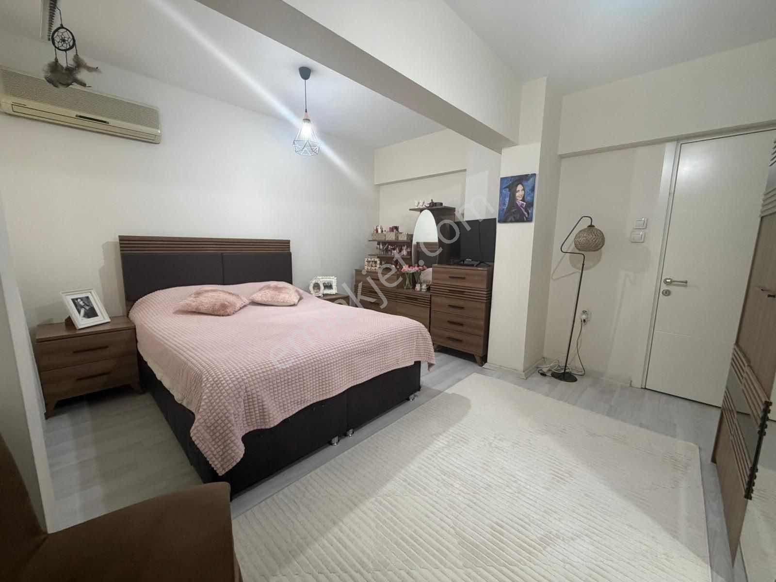 İzmir Poligon Mahallesinde Geniş Ferah 2+1 Daıre - Görsel 8