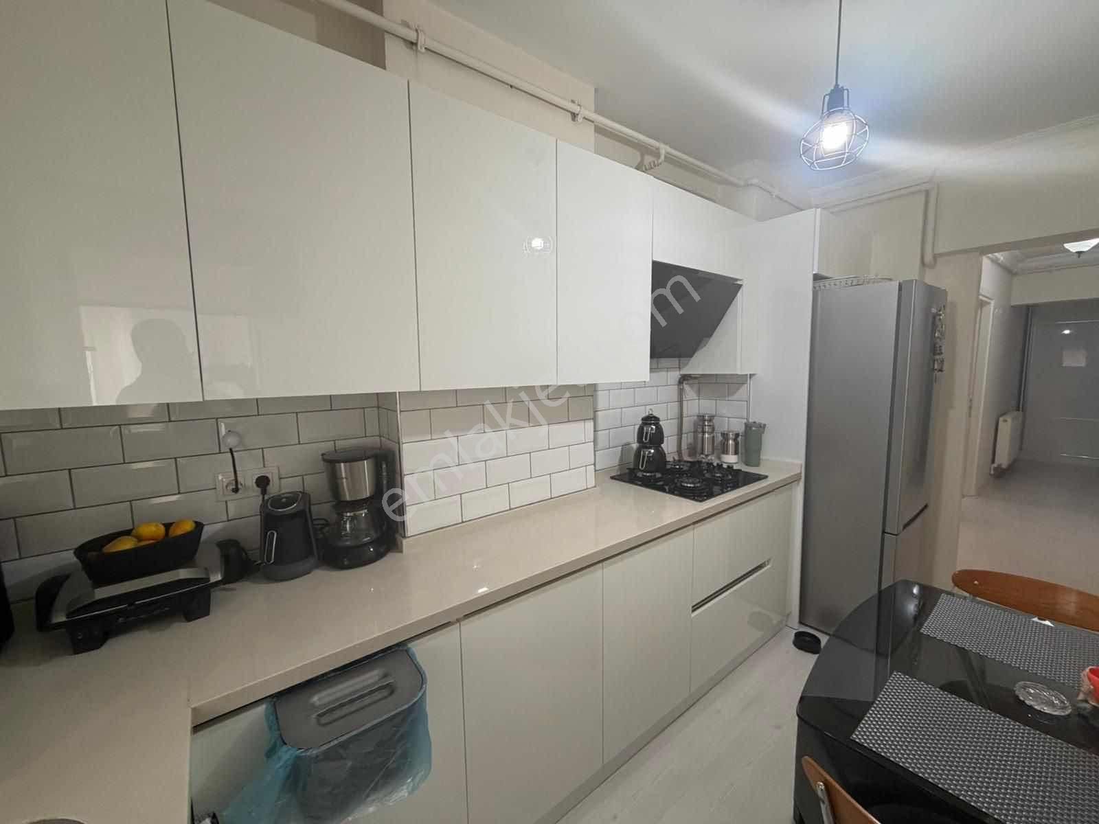 İzmir Poligon Mahallesinde Geniş Ferah 2+1 Daıre - Görsel 15