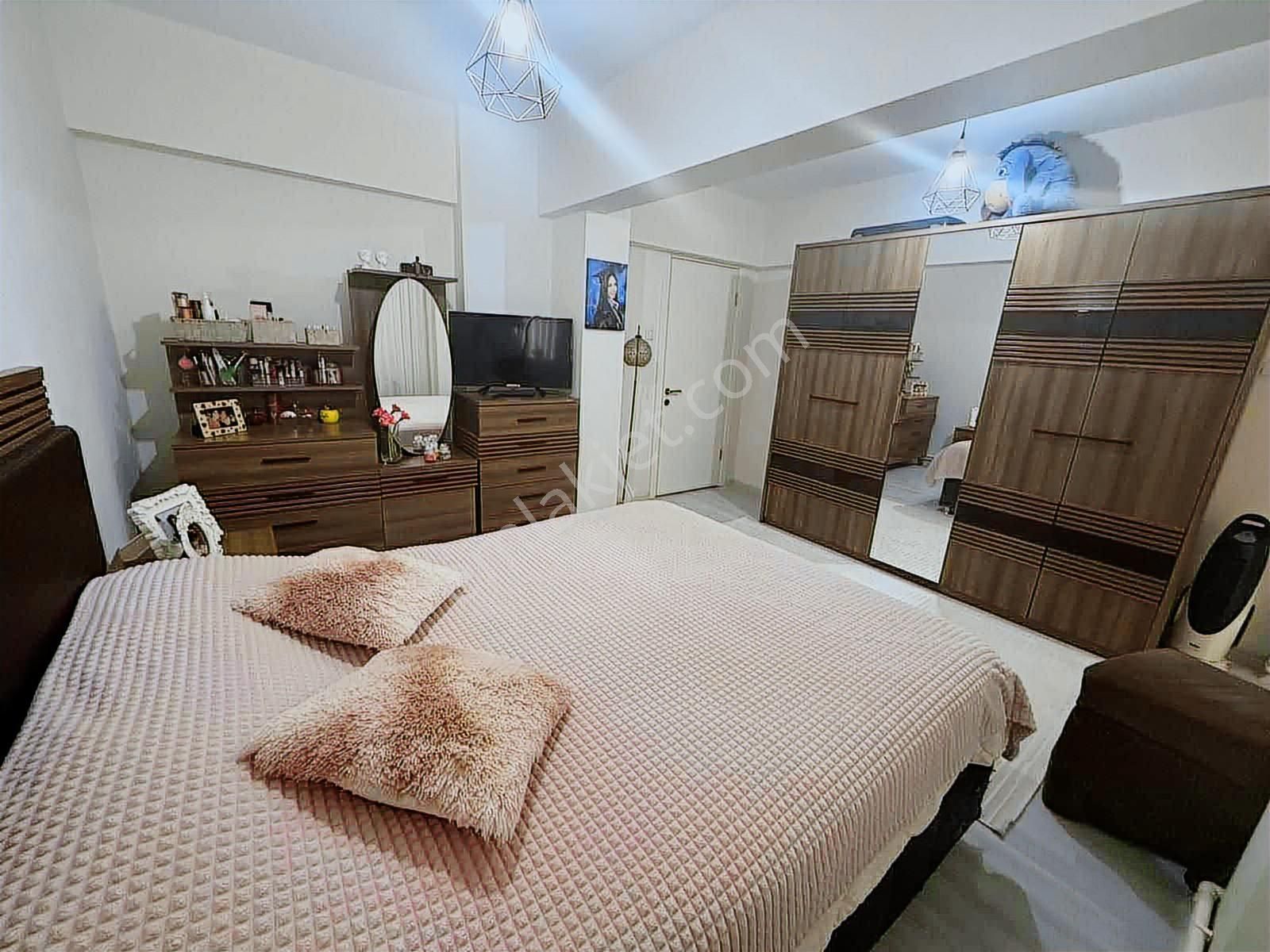 İzmir Poligon Mahallesinde Geniş Ferah 2+1 Daıre - Görsel 23