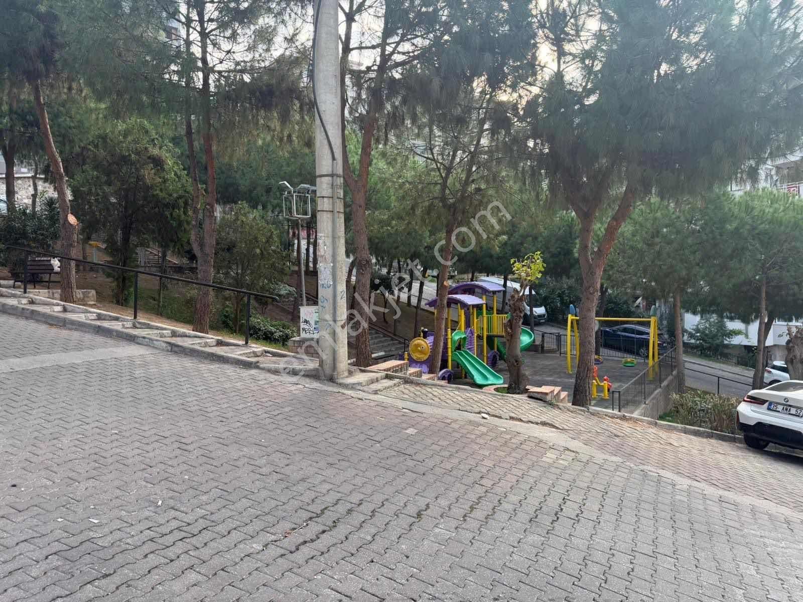 İzmir Poligon Mahallesinde Geniş Ferah 2+1 Daıre - Görsel 34