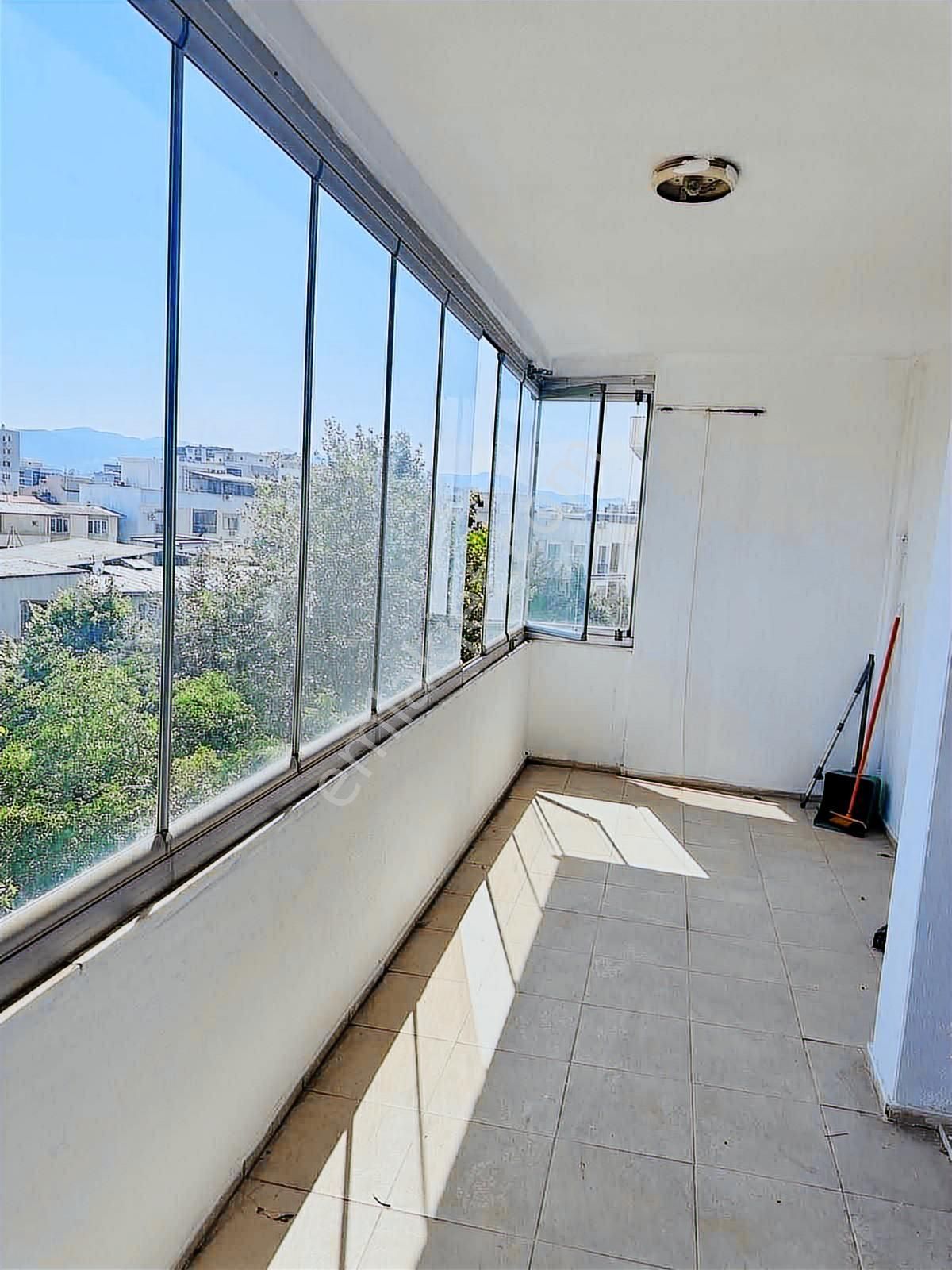 Buca Yenigün Mahallesin'de 3+1 Kiralık Daıre - Görsel 31