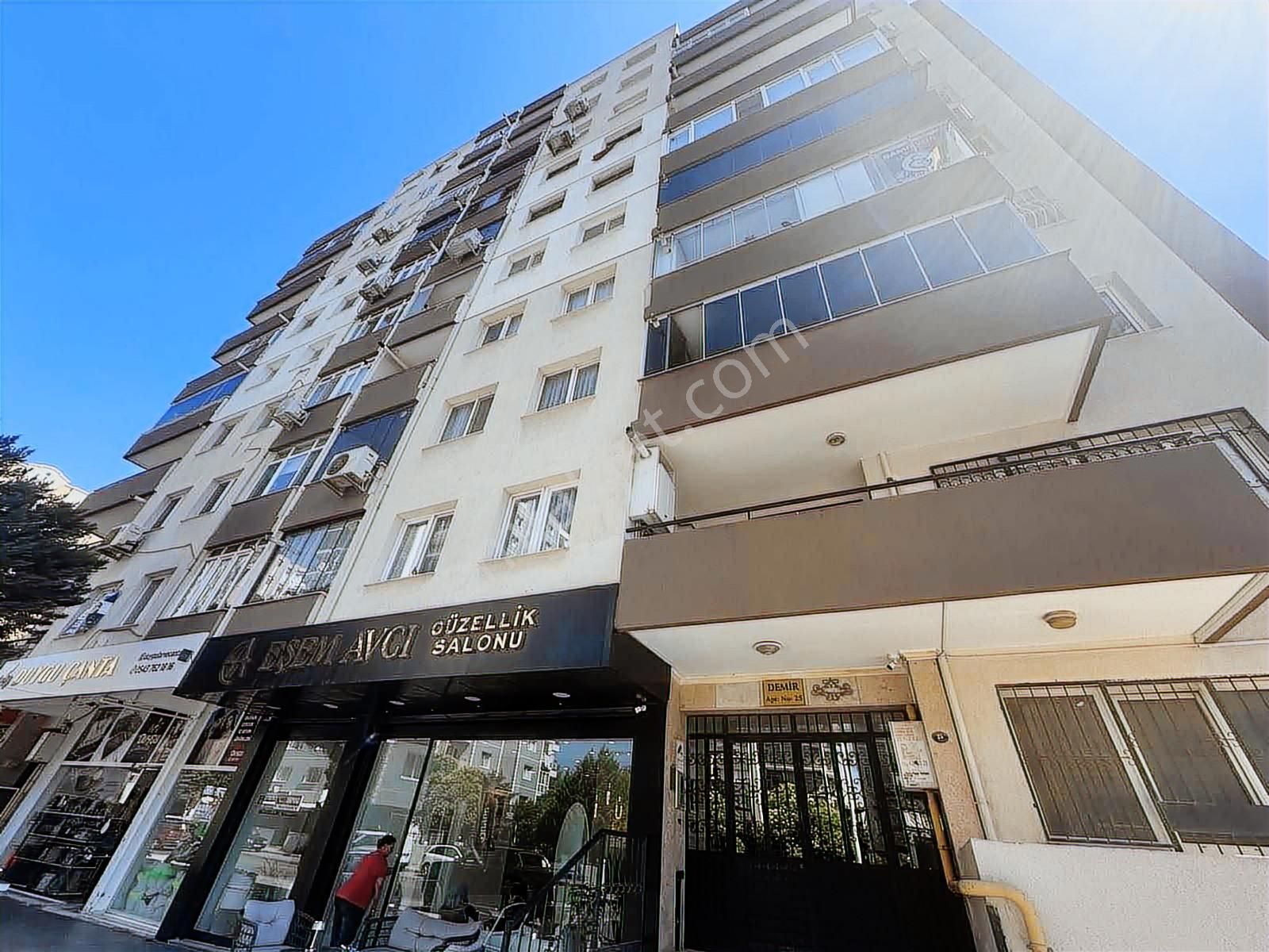 Buca Yenigün Mahallesin'de 3+1 Kiralık Daıre - Görsel 14