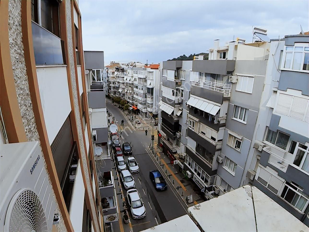 Balçova Ata Cad.merkezi Konumda 3+1 Satılık Daire - Görsel 4