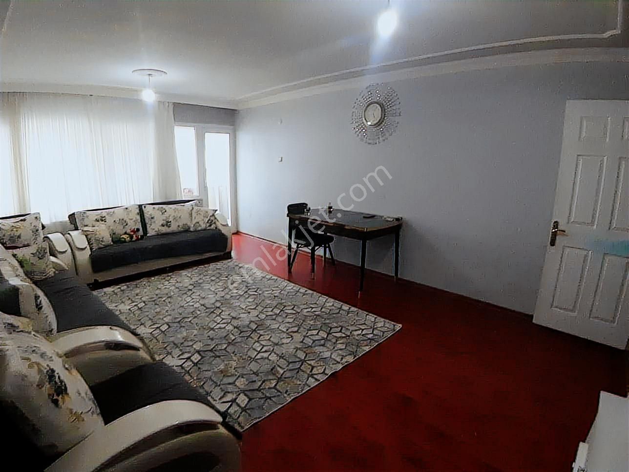 Balçova Ata Cad.merkezi Konumda 3+1 Satılık Daire