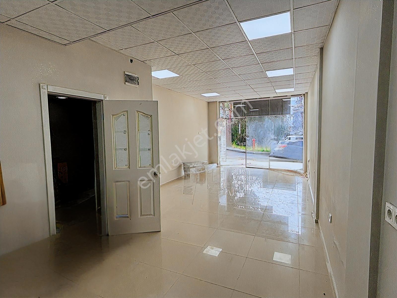 İzmir Narlıderede 45 M2 + 20 M2 Ön Kullanımlı Kiralık Dükkan - Görsel 3