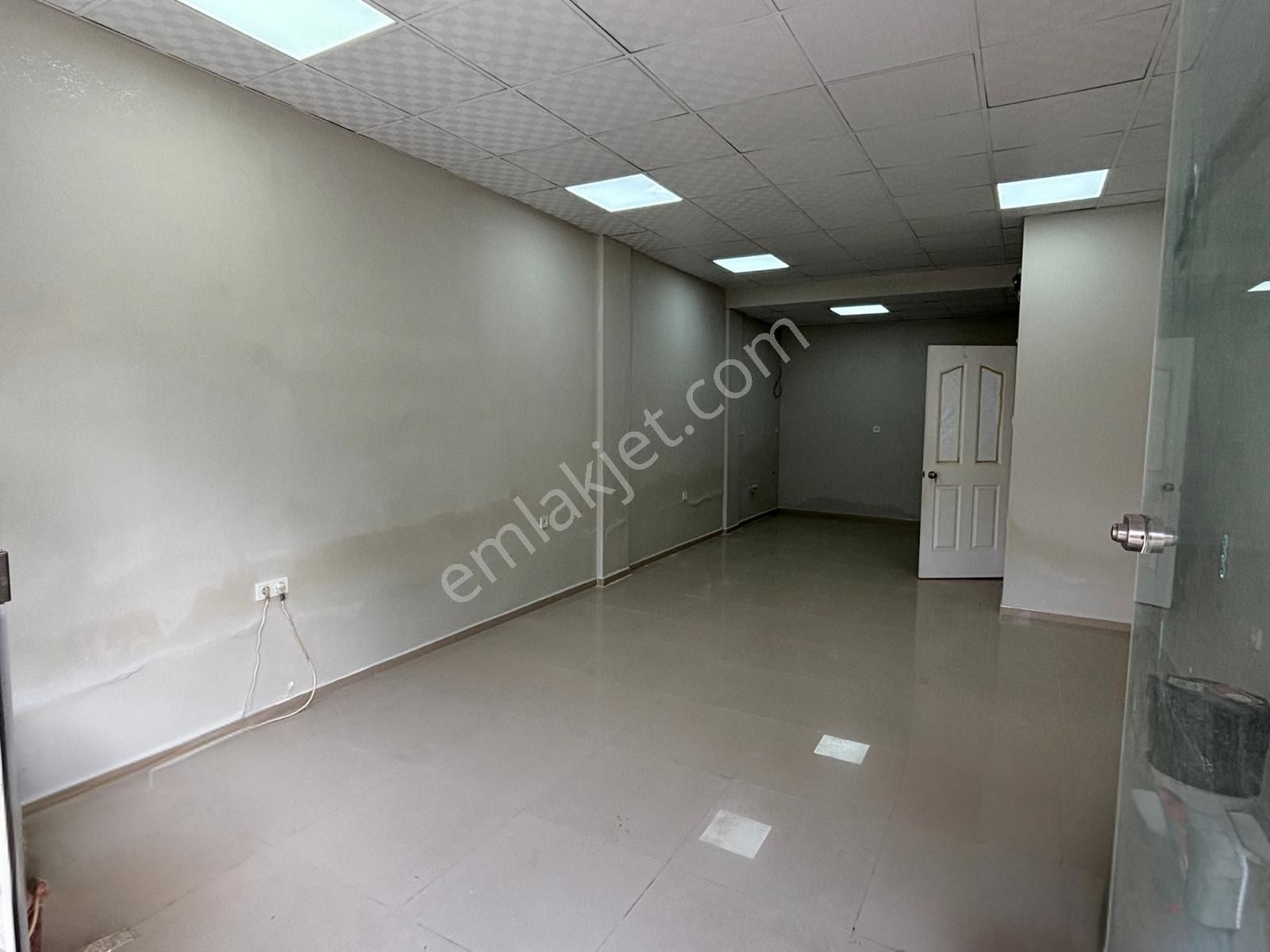 İzmir Narlıderede 45 M2 + 20 M2 Ön Kullanımlı Kiralık Dükkan - Görsel 10
