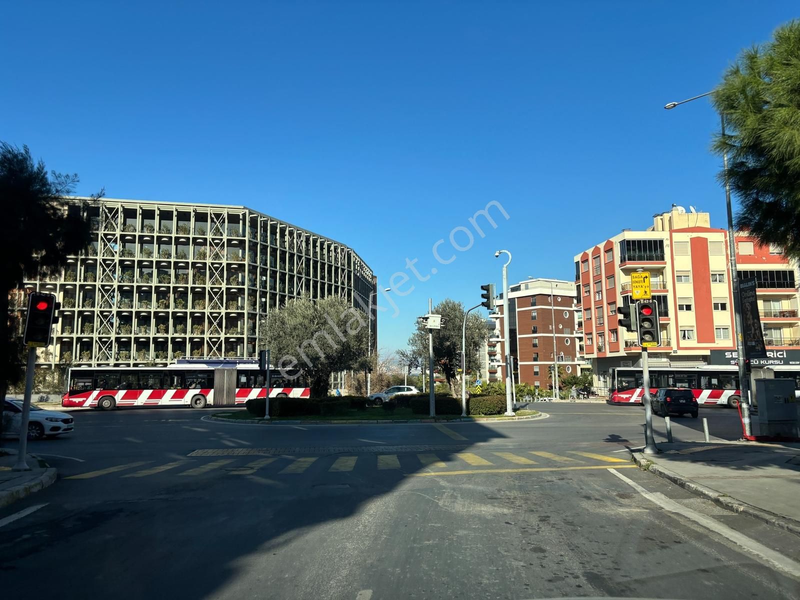 İzmir Narlıderede 45 M2 + 20 M2 Ön Kullanımlı Kiralık Dükkan - Görsel 7