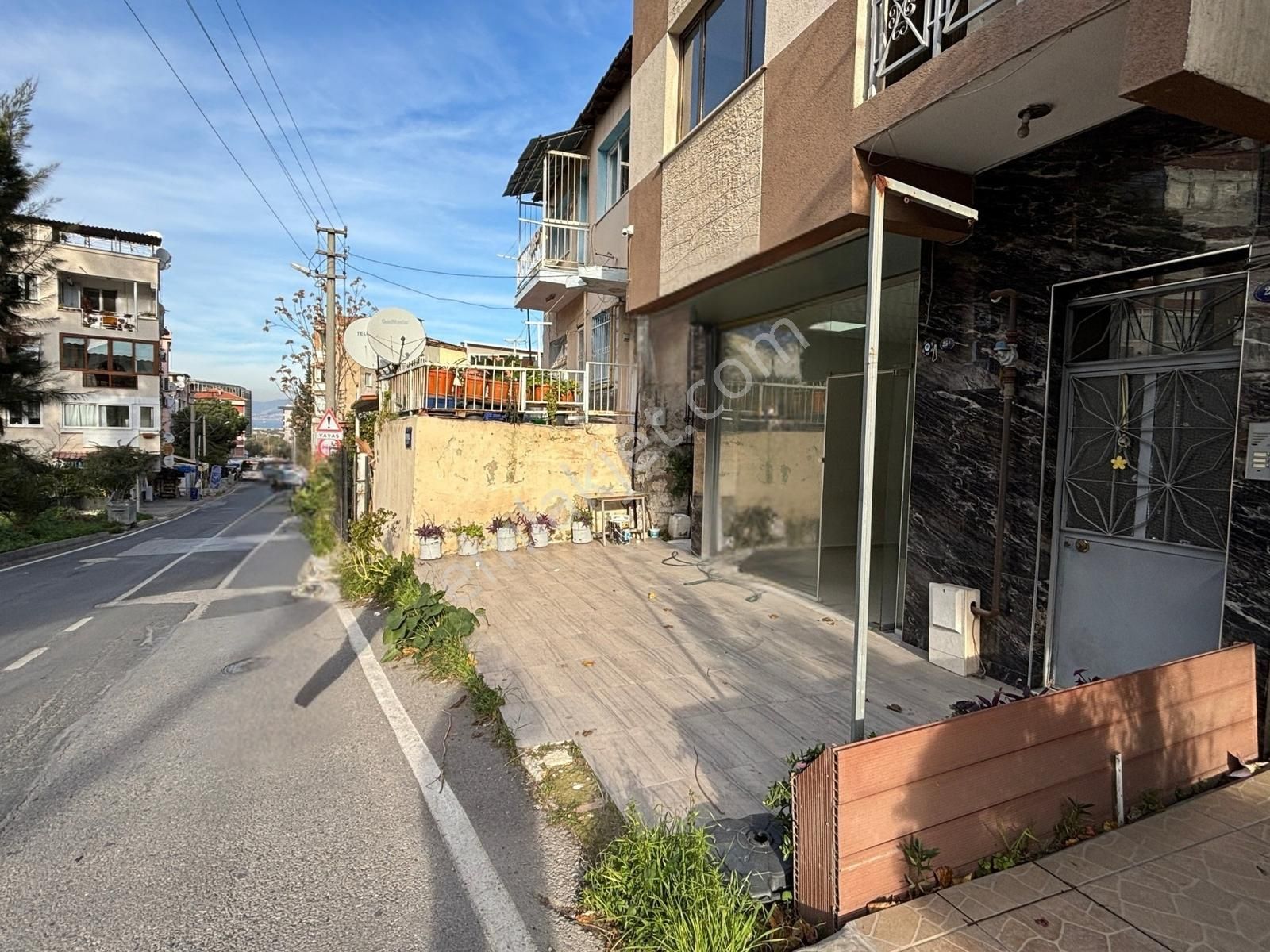 İzmir Narlıderede 45 M2 + 20 M2 Ön Kullanımlı Kiralık Dükkan - Görsel 9