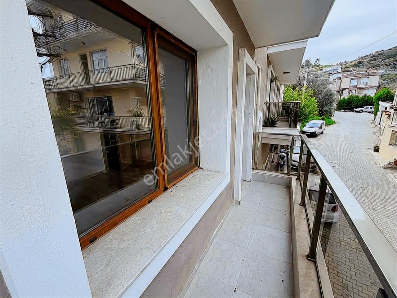 Narlıdere Limanreis Mah'de Sahile 3 Dk Lık Mesefade 3+1 Daire - Görsel 14