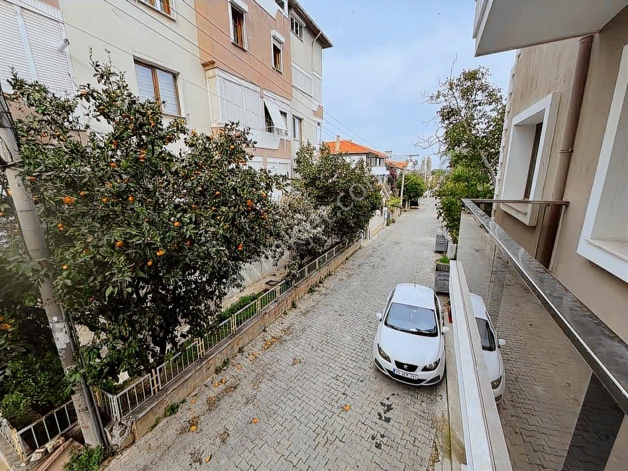 Narlıdere Limanreis Mah'de Sahile 3 Dk Lık Mesefade 3+1 Daire - Görsel 10