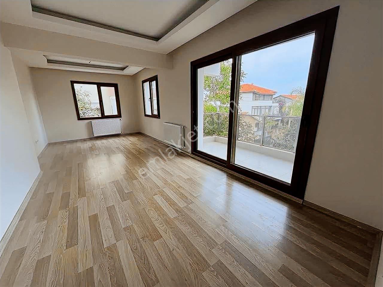 Narlıdere Limanreis Mah'de Sahile 3 Dk Lık Mesefade 3+1 Daire - Görsel 4