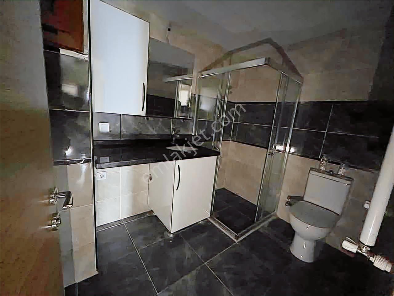 Narlıdere Limanreis Mah'de Sahile 3 Dk Lık Mesefade 3+1 Daire - Görsel 3