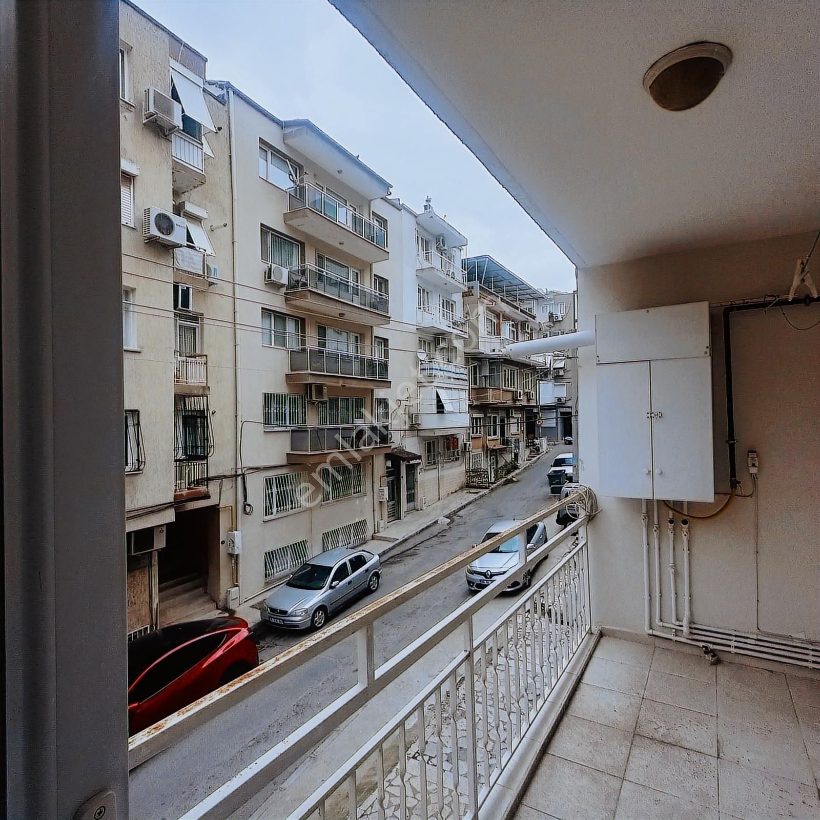 Konak 2.karantina'da 115 M2 Çift Wc 3+1 Daire - Görsel 18