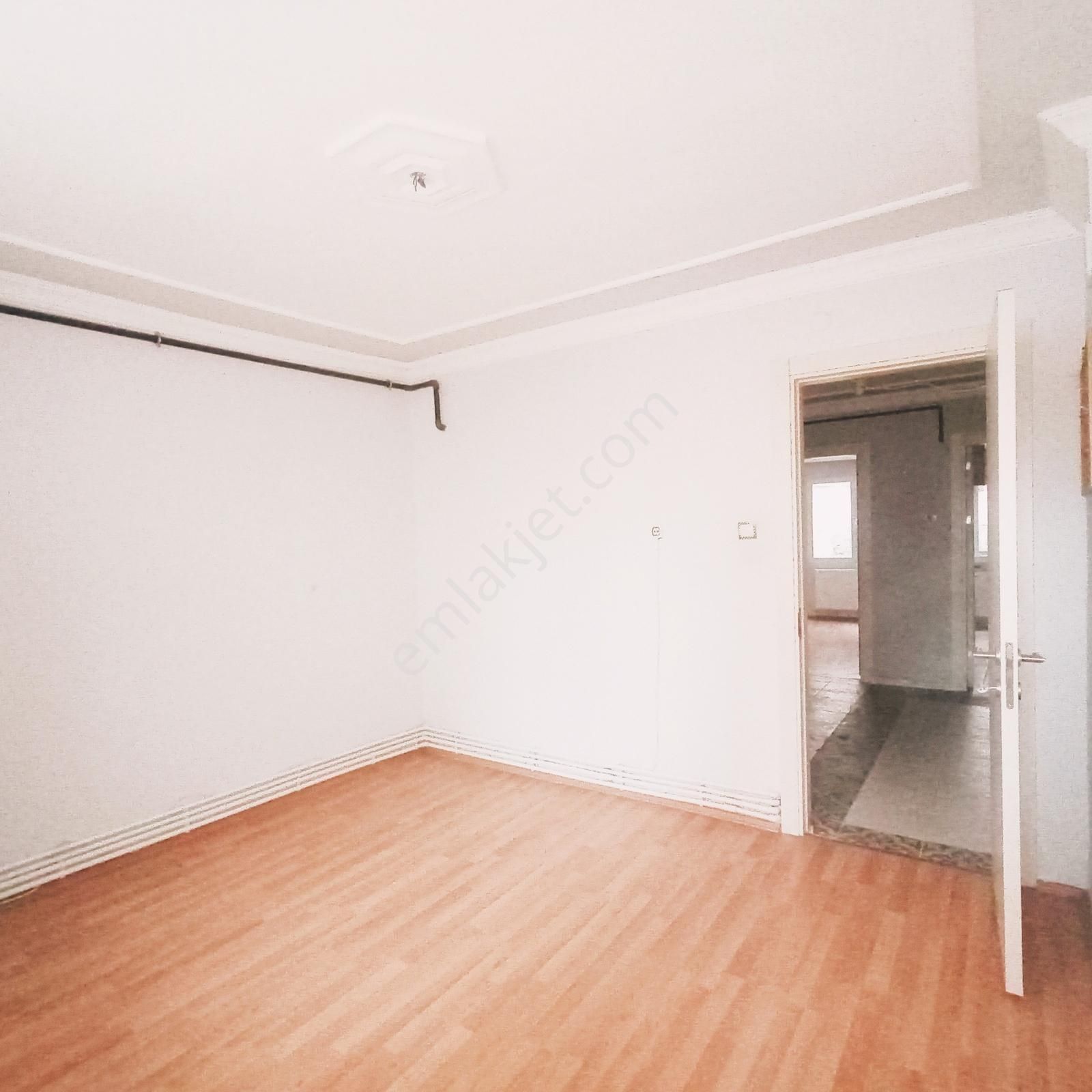 Konak 2.karantina'da 115 M2 Çift Wc 3+1 Daire - Görsel 3