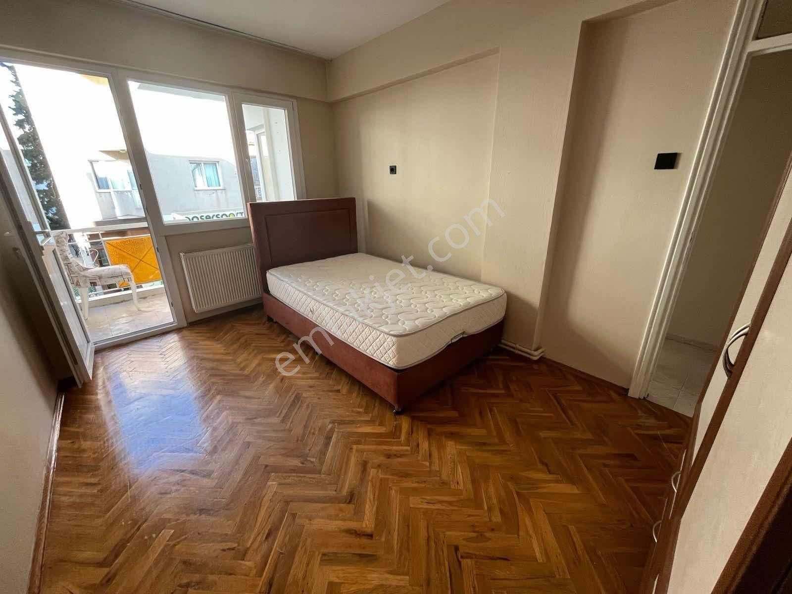 Balçova Korutürk Mah'de Geniş 3+1 Kiralık Daire - Görsel 2