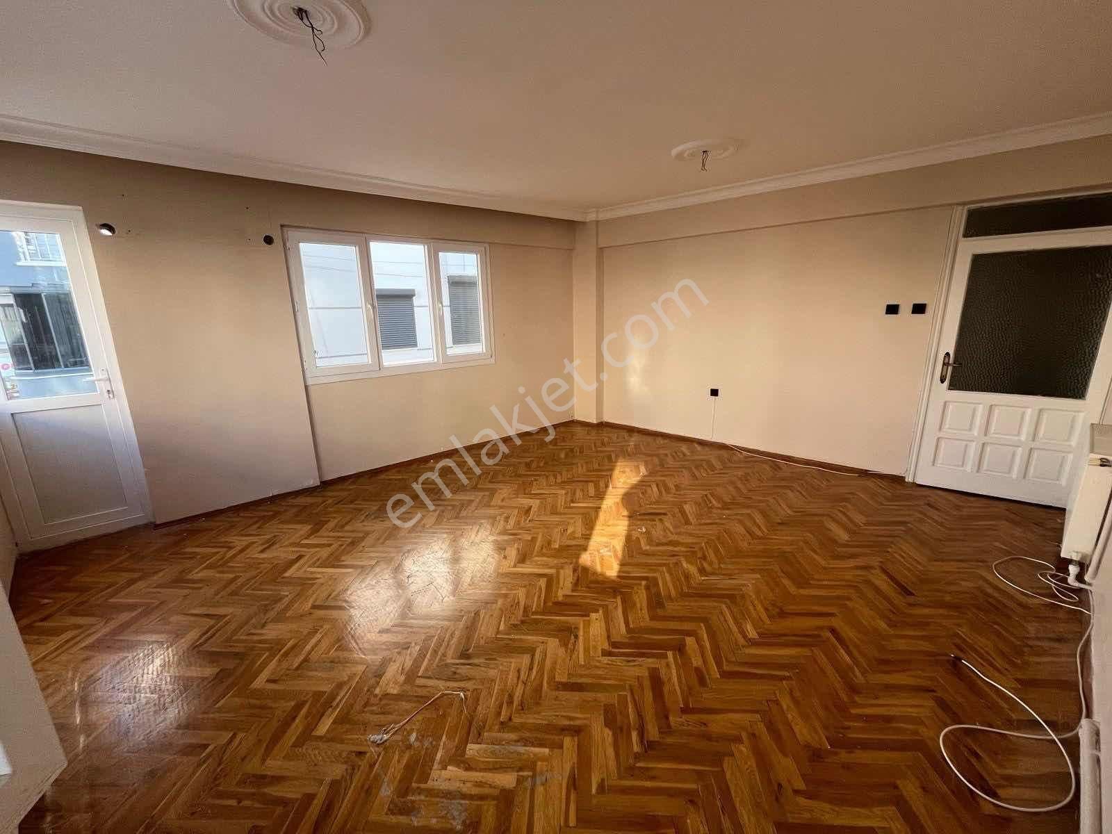 Balçova Korutürk Mah'de Geniş 3+1 Kiralık Daire - Görsel 10