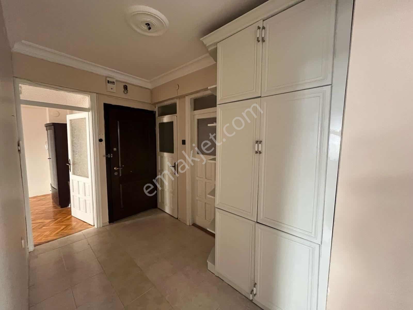 Balçova Korutürk Mah'de Geniş 3+1 Kiralık Daire - Görsel 22