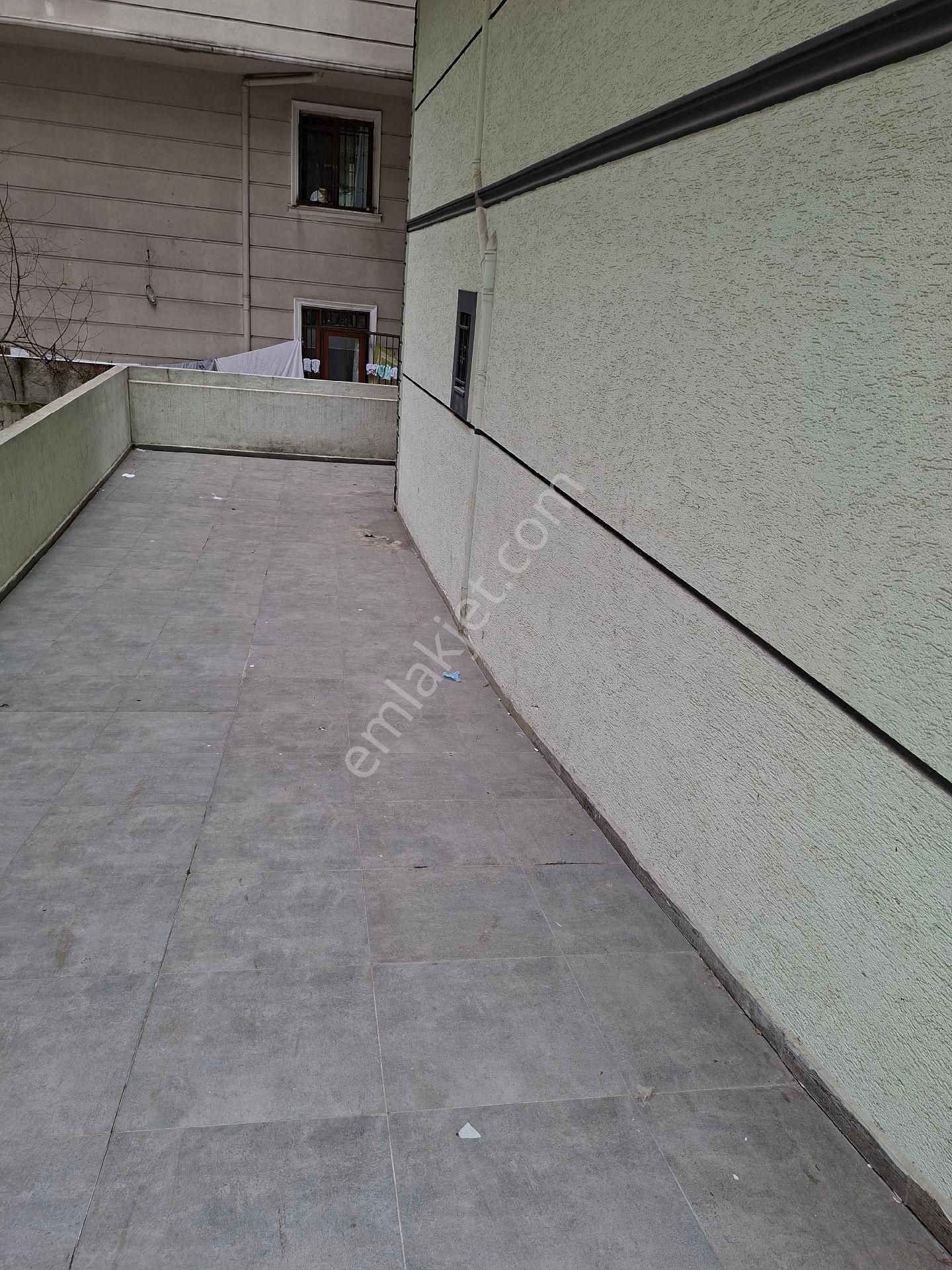 Yenibosna Zafer Mah Kiralık Bahcekat Daire Metro Metröbüse 8dakka Mesafete 1+1 Daire - Görsel 19
