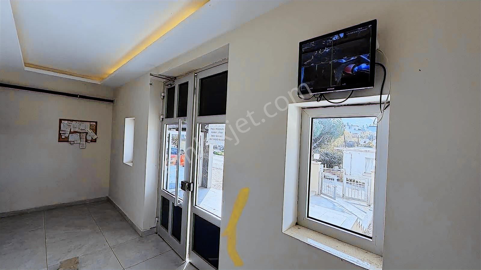 Mustafa Kemal Paşa Mah'de Kendine Ait Bahçeli 1+1 Daire - Görsel 9