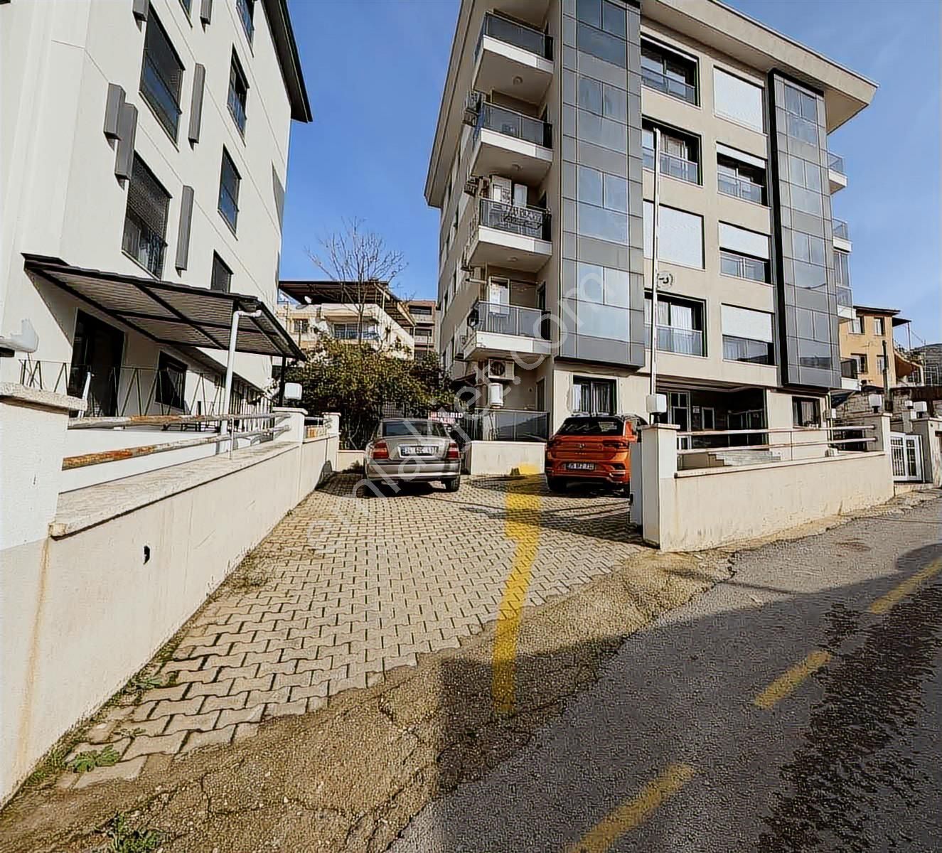 Mustafa Kemal Paşa Mah'de Kendine Ait Bahçeli 1+1 Daire - Görsel 3