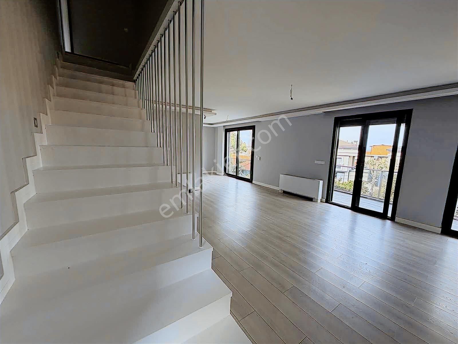 Narlıdere Limanreis'te Deniz Manzaralı 3+1 Dubleks Daire - Görsel 12