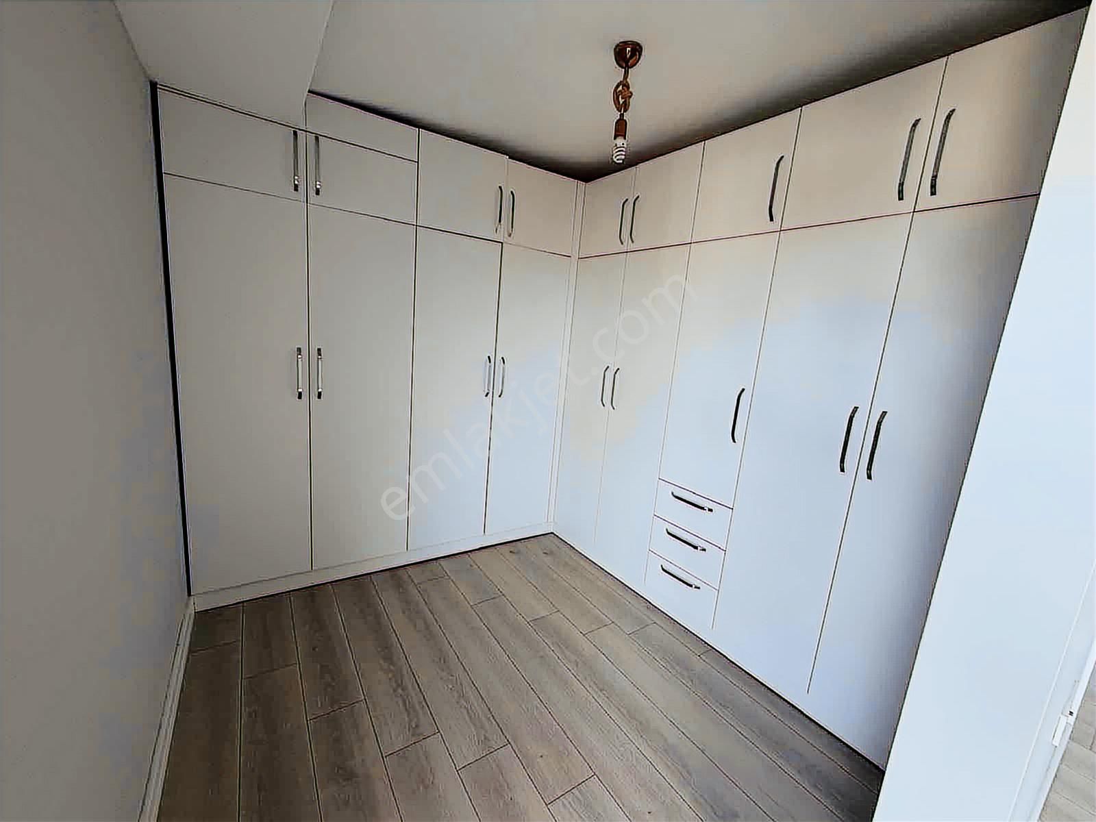 Narlıdere Limanreis'te Deniz Manzaralı 3+1 Dubleks Daire - Görsel 4