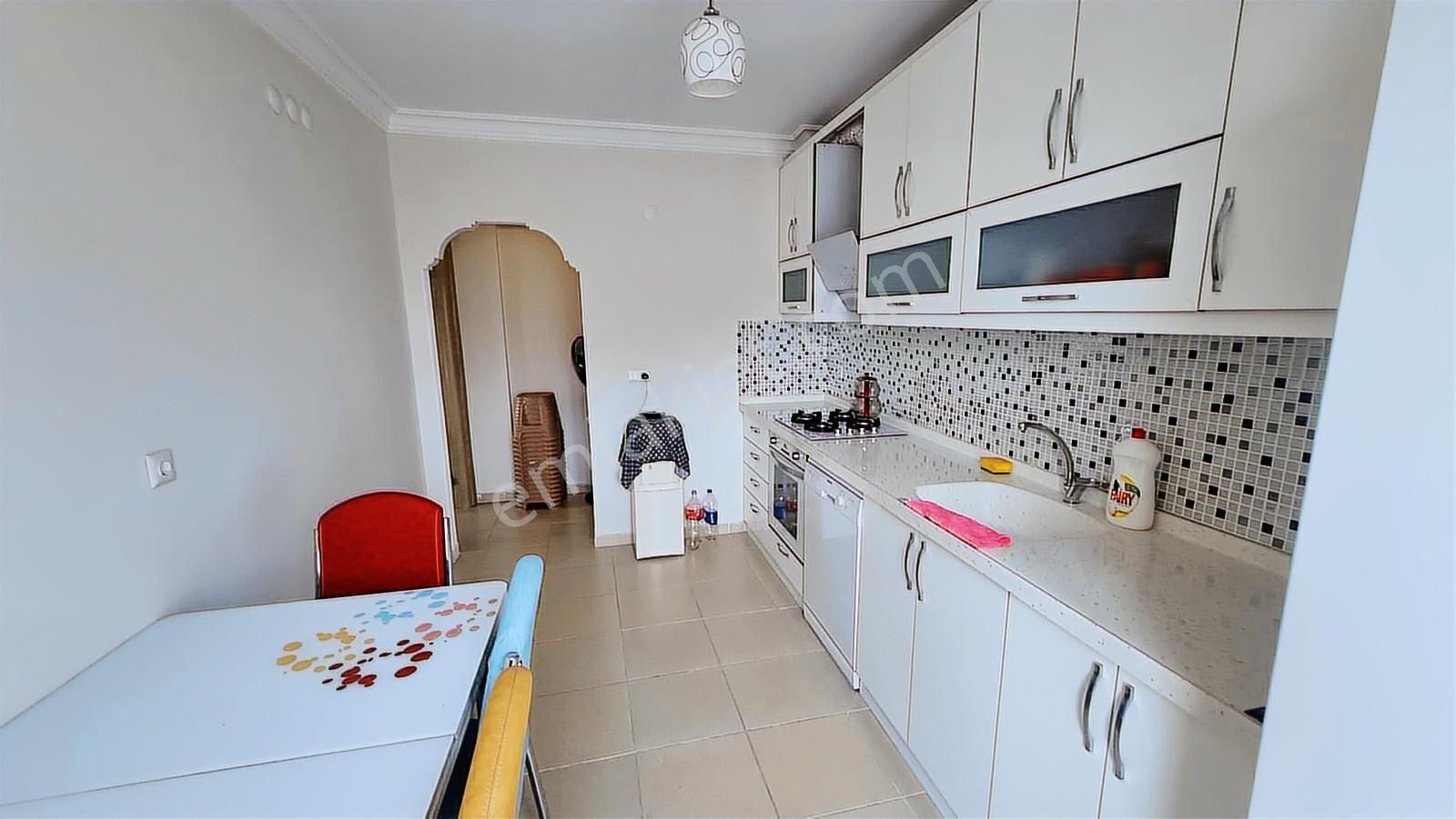 Bozyaka'da Teraslı, Kapalı Mutfaklı, Geniş 2+1 Daire - Görsel 6