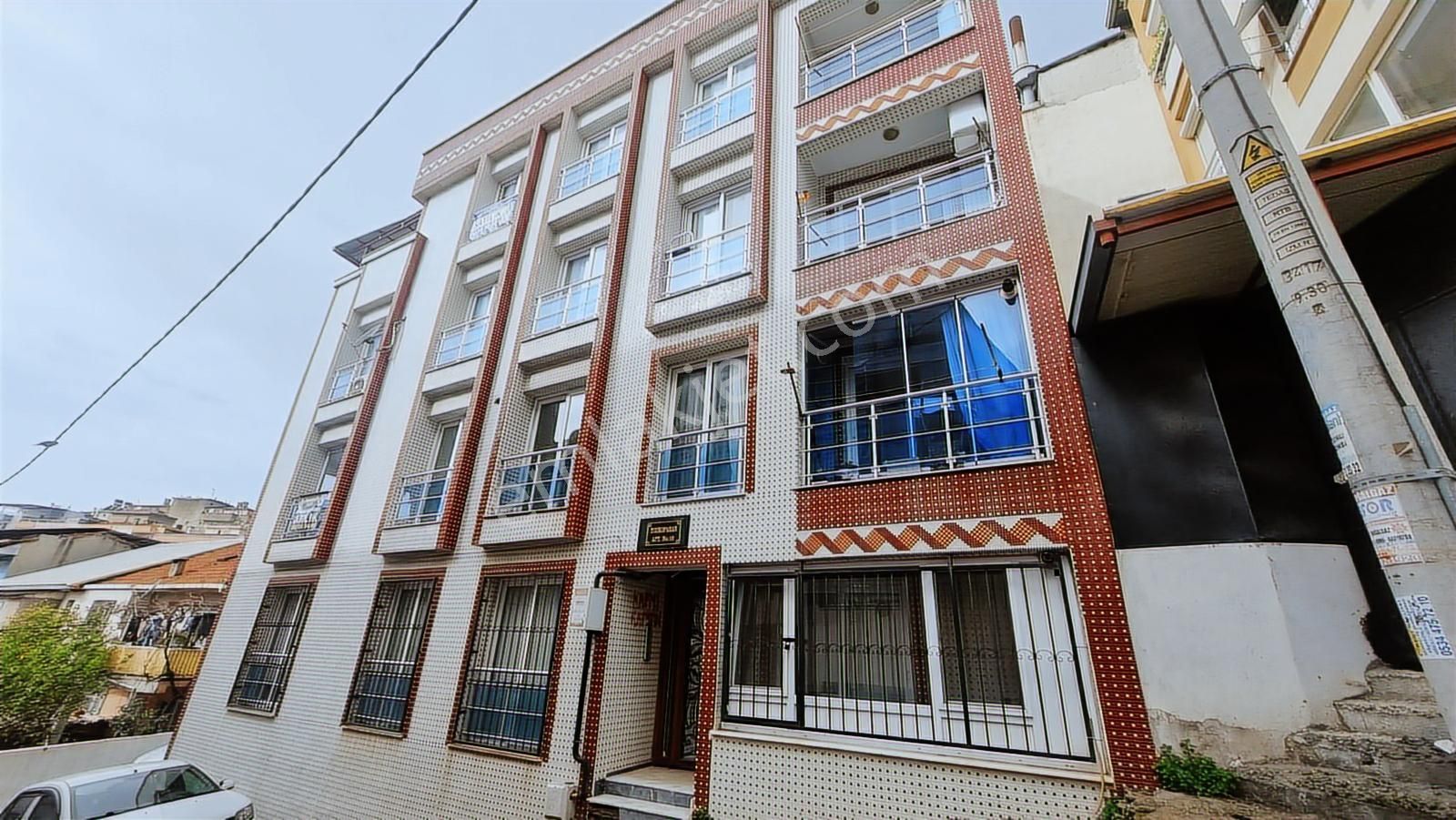 Bozyaka'da Teraslı, Kapalı Mutfaklı, Geniş 2+1 Daire