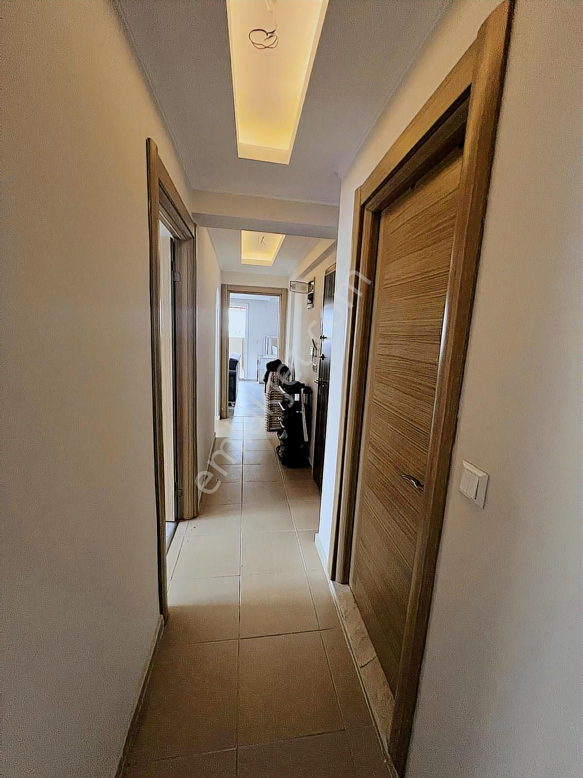 Bozyaka'da Teraslı, Kapalı Mutfaklı, Geniş 2+1 Daire - Görsel 12