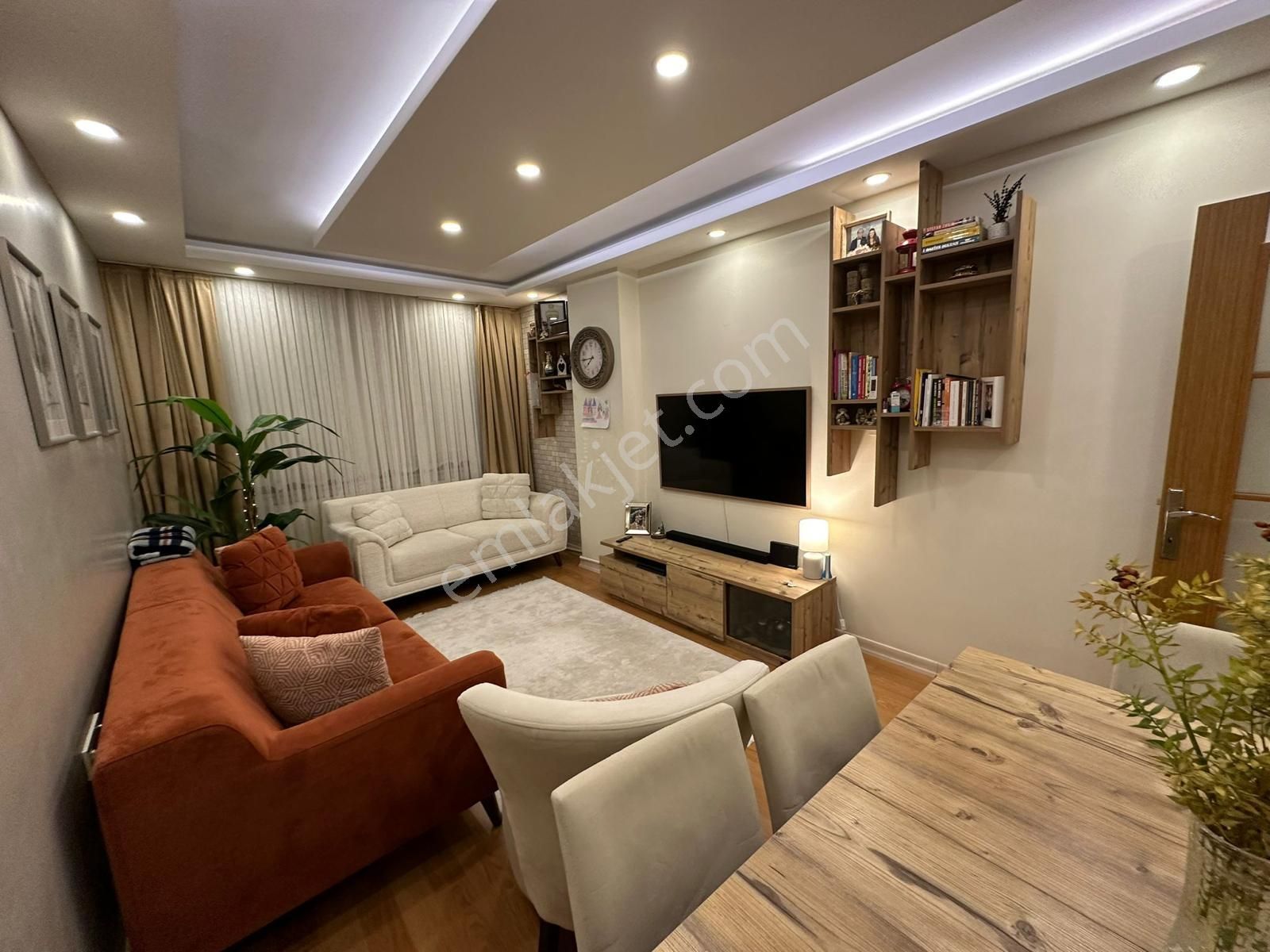 Loft'tan Sefaköy Merkezde 2+1 90m2 Yeni Bina Satılık 3.kat Daire