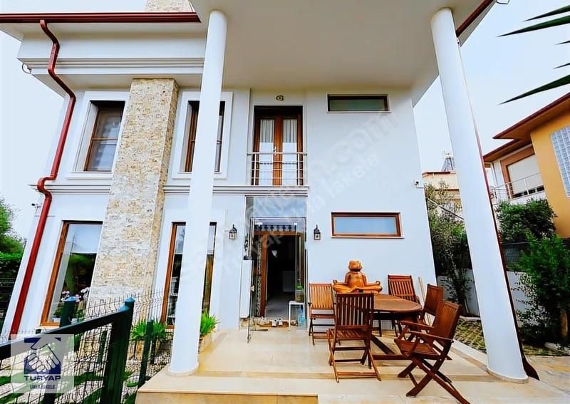 Urla Çeşmealtı Tam Müstakil 7+1 Saunalı Villa - Görsel 2