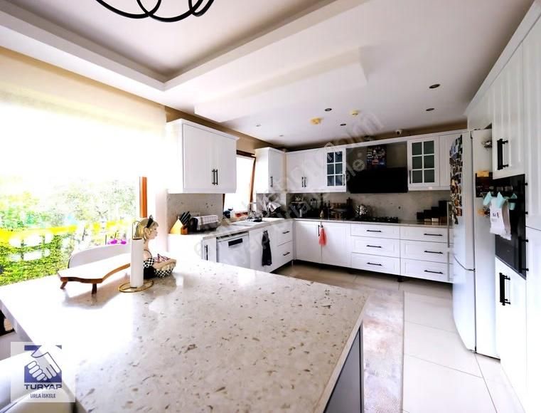 Urla Çeşmealtı Tam Müstakil 7+1 Saunalı Villa - Görsel 25