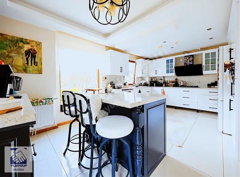 Urla Çeşmealtı Tam Müstakil 7+1 Saunalı Villa - Görsel 5