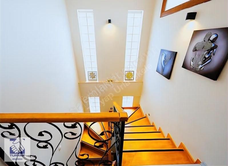 Urla Çeşmealtı Tam Müstakil 7+1 Saunalı Villa - Görsel 31