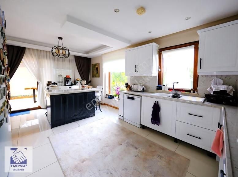 Urla Çeşmealtı Tam Müstakil 7+1 Saunalı Villa - Görsel 28