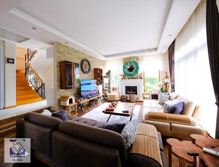 Urla Çeşmealtı Tam Müstakil 7+1 Saunalı Villa - Görsel 18